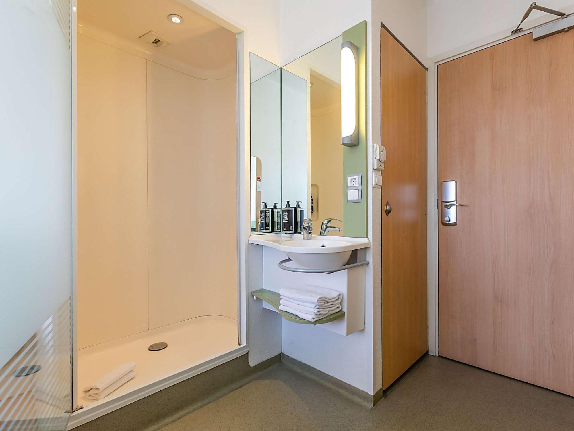 Hotel Ibis Budget Porto Gaia Vila Nova de Gaia Exterior photo